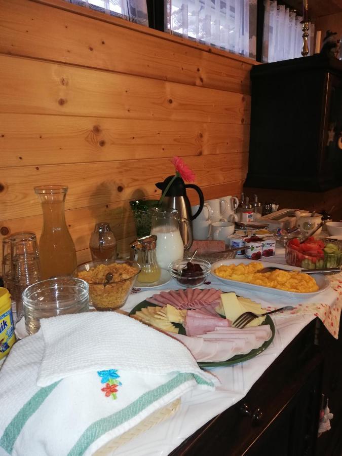 Sasfeszek Vendeghaz Hotel Zirc Luaran gambar