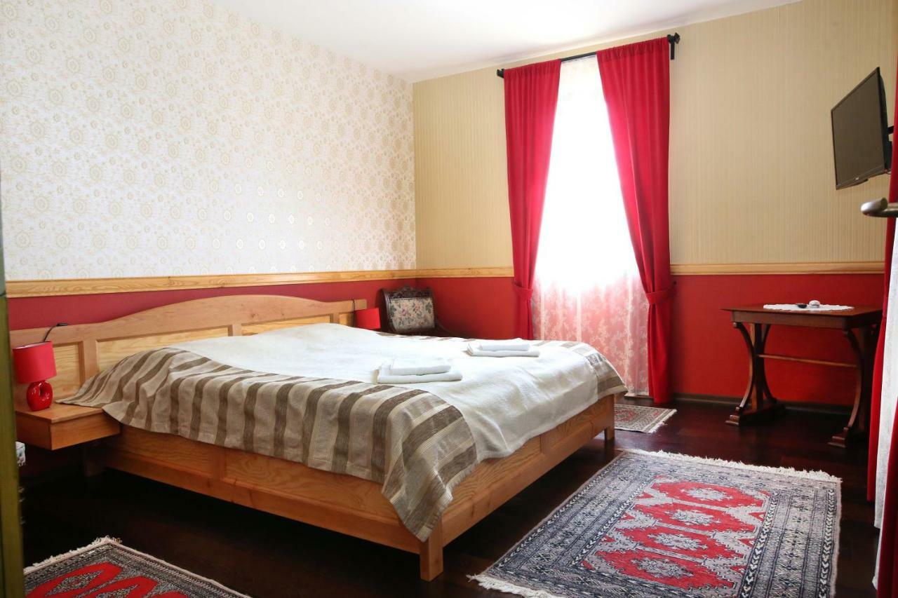 Sasfeszek Vendeghaz Hotel Zirc Luaran gambar