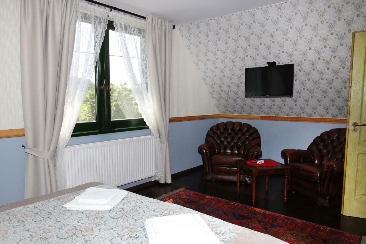 Sasfeszek Vendeghaz Hotel Zirc Luaran gambar
