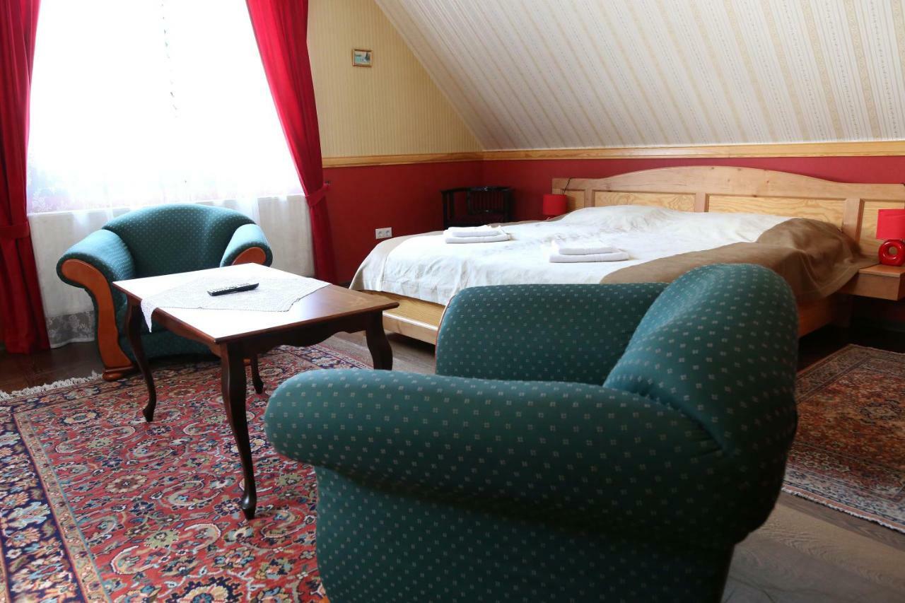 Sasfeszek Vendeghaz Hotel Zirc Luaran gambar