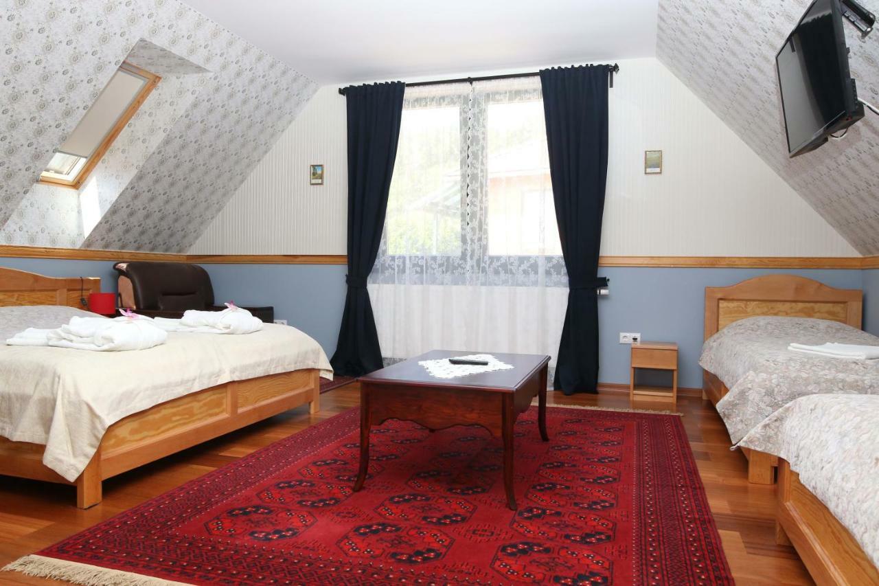 Sasfeszek Vendeghaz Hotel Zirc Luaran gambar