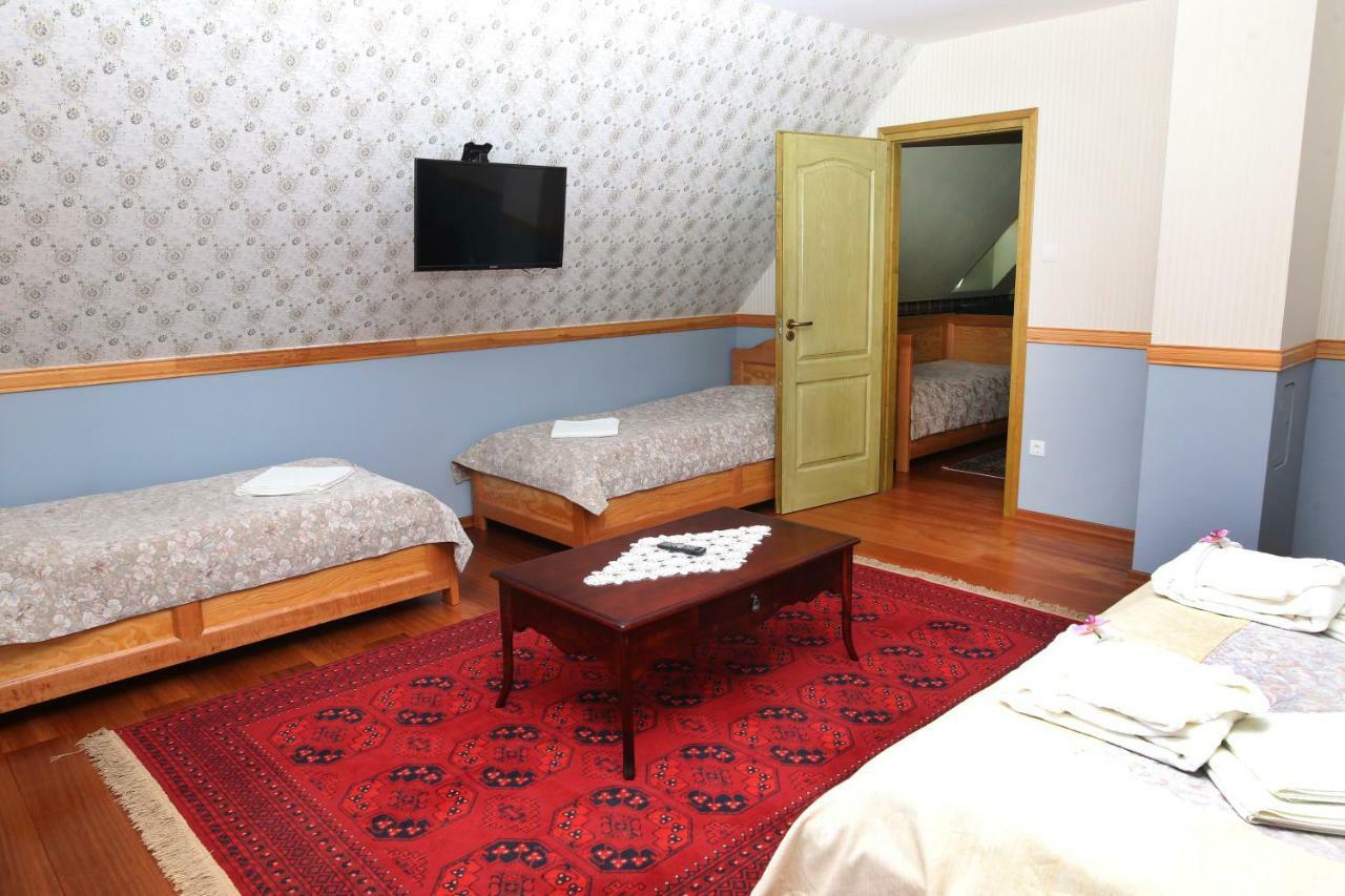 Sasfeszek Vendeghaz Hotel Zirc Luaran gambar